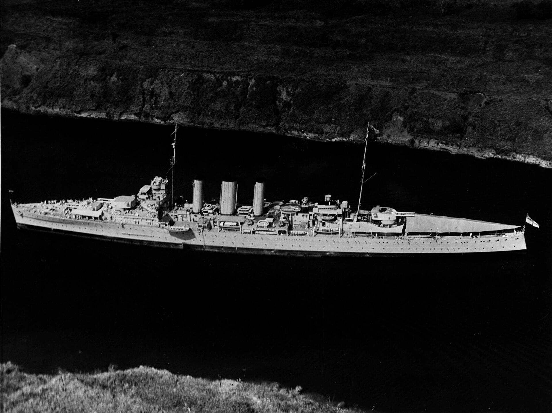 HMAS Australia (D84)